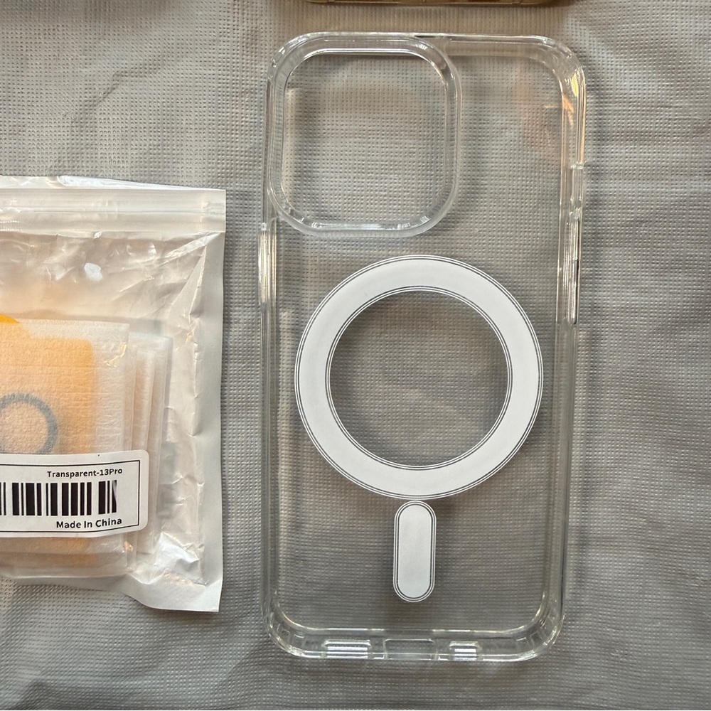 HP 💛 iPhone 13 Pro Cases + Accessories Bundle - Picture 2 of 5
